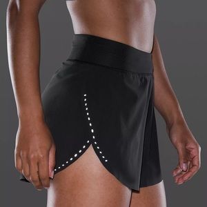 ✨FLASH SALE✨ Lululemon Find Your Pace High-Rise Lined Short 3”